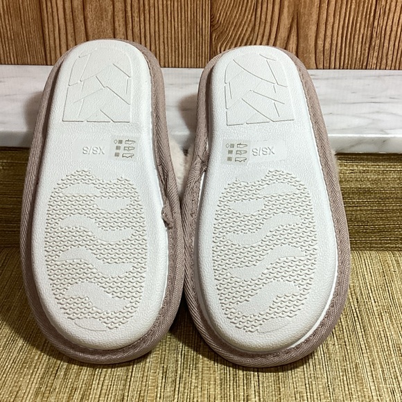 New Chinese Laundry Cozy Cream and Tan Slippers XS/S - Picture 4 of 7